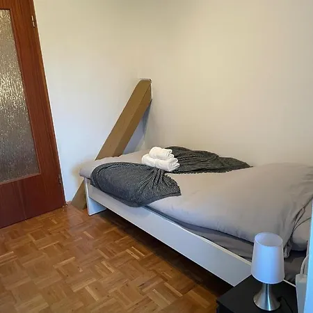 B-s L Hostel Kassel